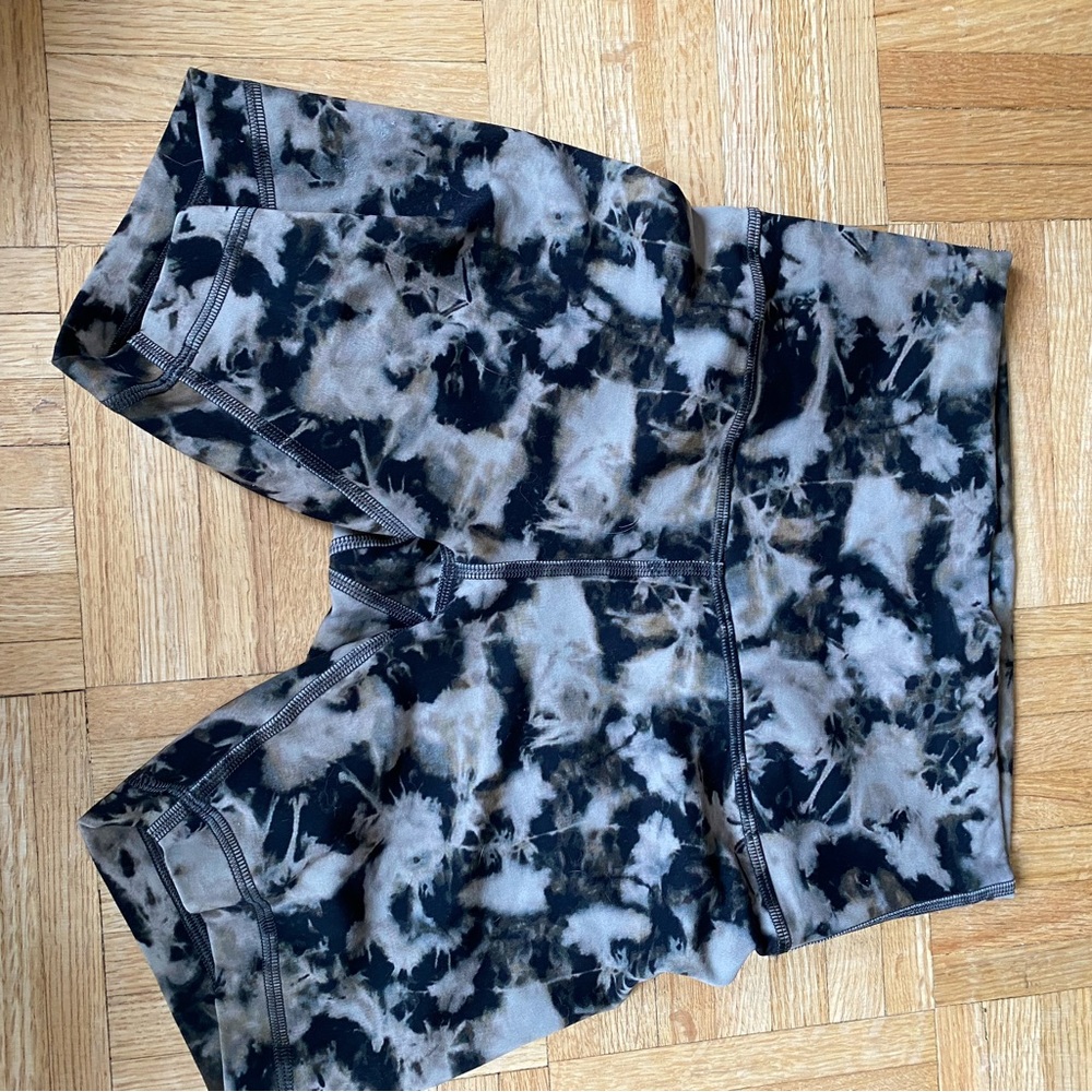 Lululemon Wunder train short